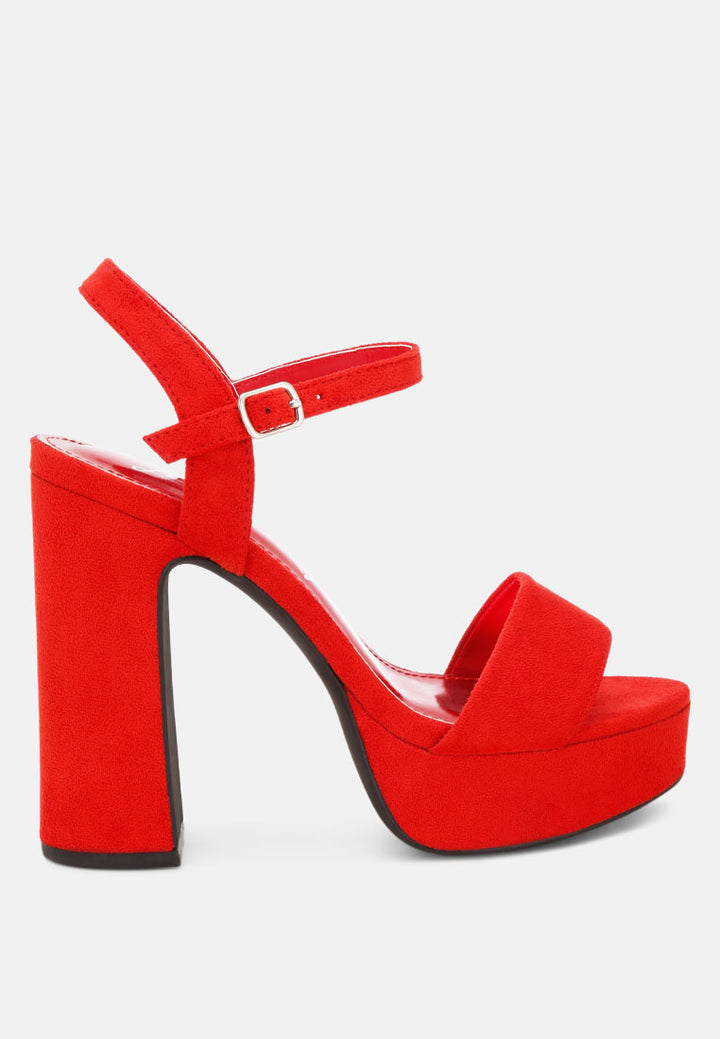 Tacones en bloque con plataforma y hebilla lilasta#color_red-suede