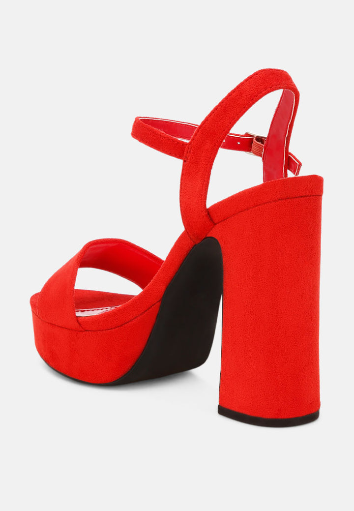 Tacones en bloque con plataforma y hebilla lilasta#color_red-suede
