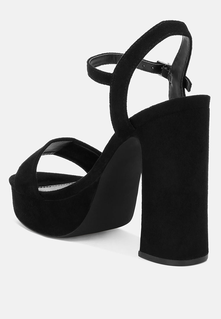 Tacones en bloque con plataforma y hebilla lilasta#color_black-suede