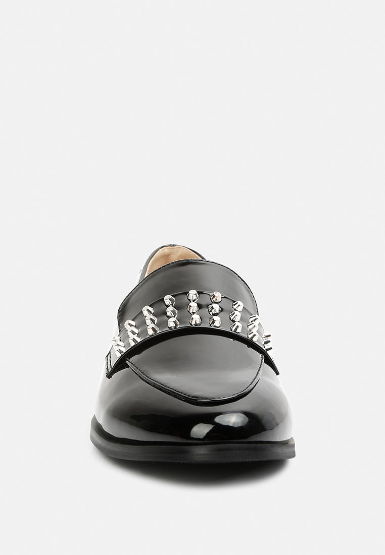 Mocasines semicasuales de charol con detalle de tachuelas de meanbabe#color_black