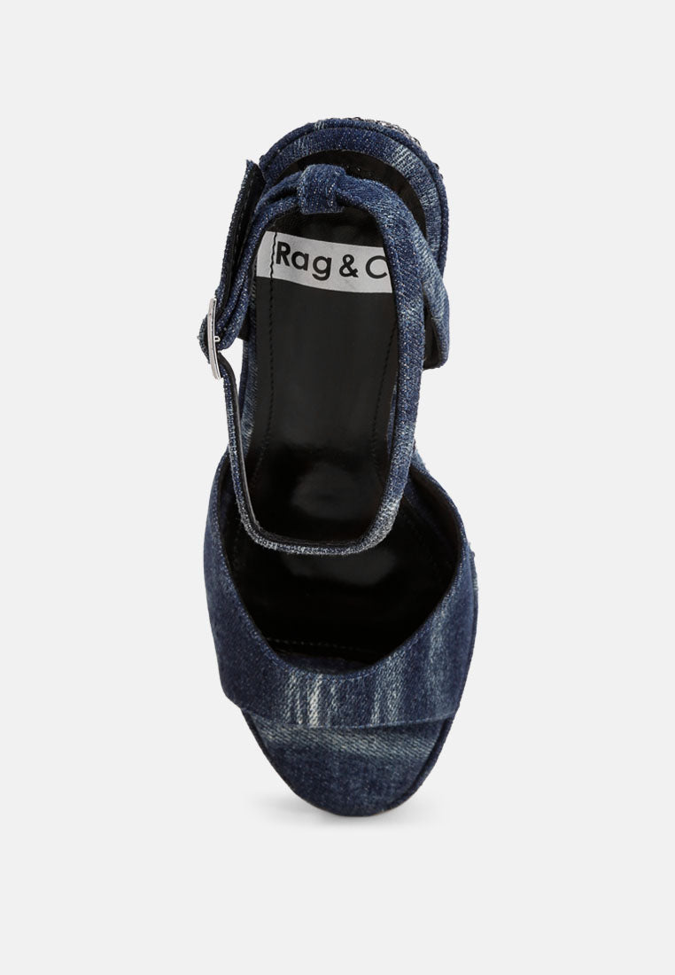 Tacones de cuña adornados con patrón geométrico#color_benim