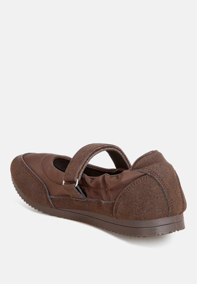 zapatillas mayana con tira velcro flexible#color_brown