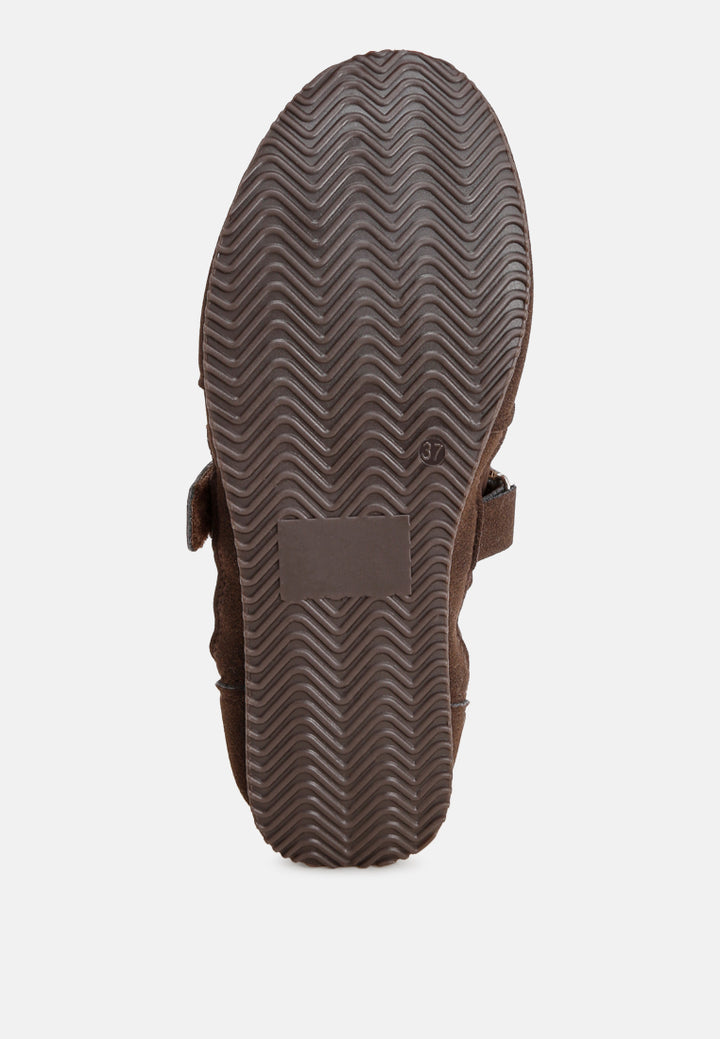 zapatillas mayana con tira velcro flexible#color_brown