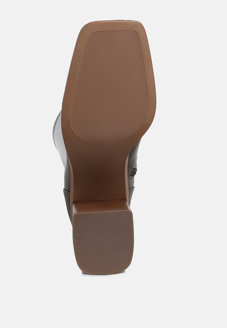 menomi faux leather block heel boots#color_brown