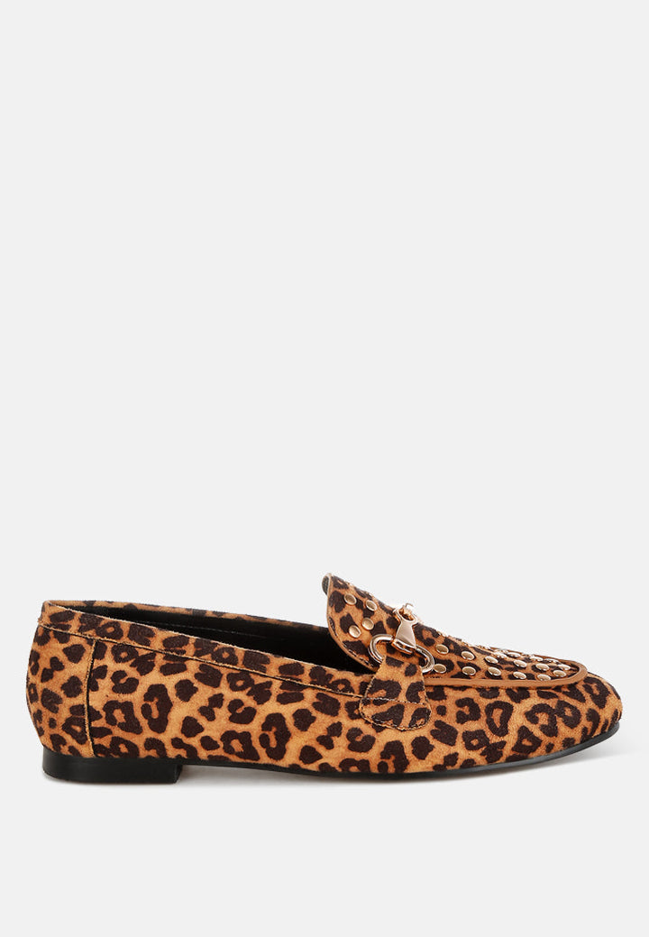 mocasines meopa con estampado de leopardo metalizado y tachuelas#color_leopard