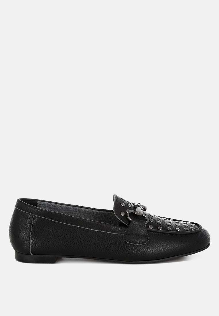 mocasines de cuero real adornados con horsebit y tachuelas de modaha#color_black