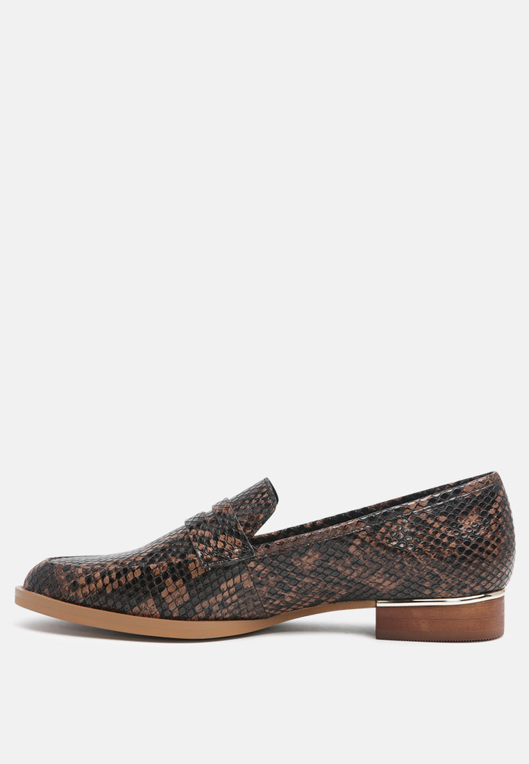 mocasines nadia con textura de serpiente#color_brown-snake