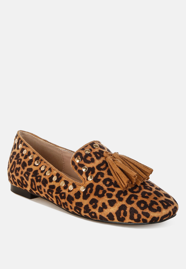 Mocasines de leopardo con detalle de tachuelas y borlas Niloha#color_leopard