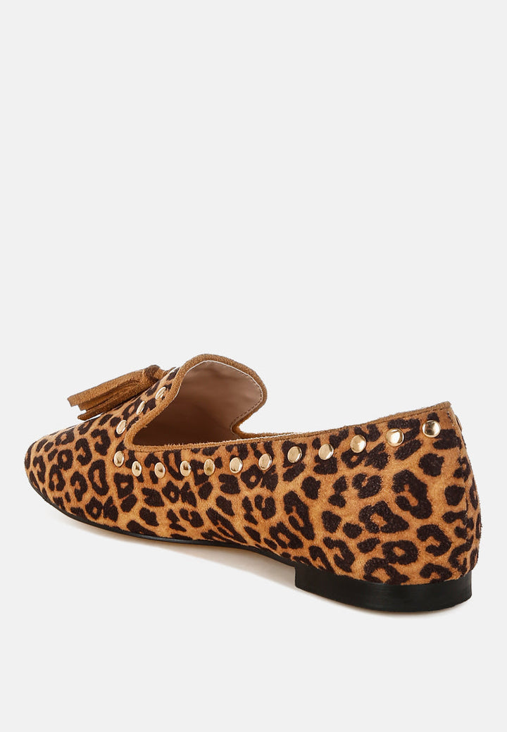 Mocasines de leopardo con detalle de tachuelas y borlas Niloha#color_leopard