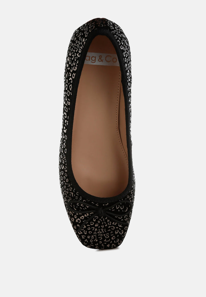 bailarinas de tacón bloque con estampado de leopardo ningen#color_black