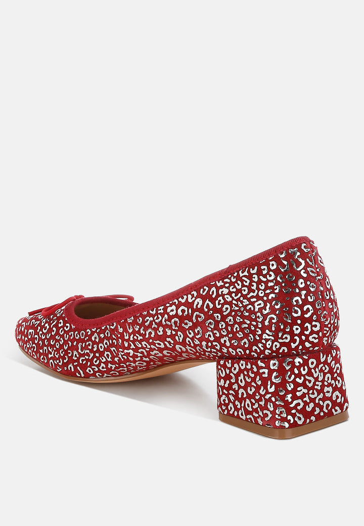 bailarinas ningen de tacón bloque con estampado de leopardo#color_dark-red