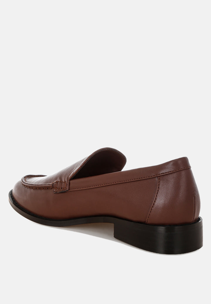 Mocasines ninto de piel con tacón bajo#color_brown
