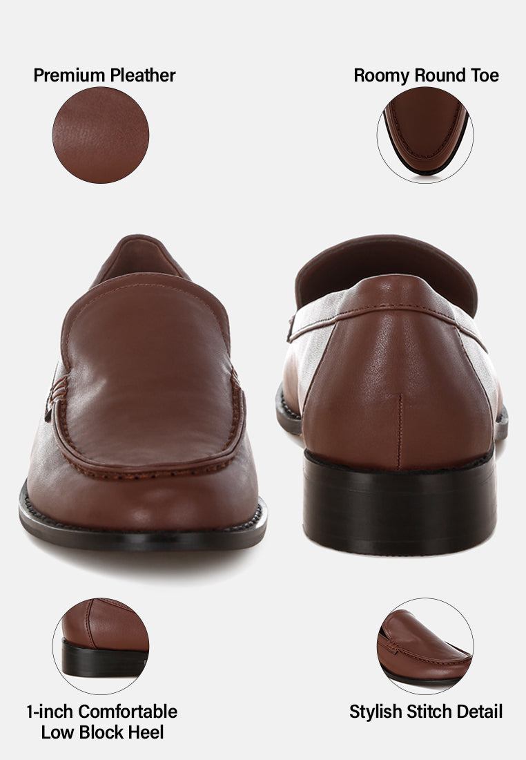 Mocasines ninto de piel con tacón bajo#color_brown