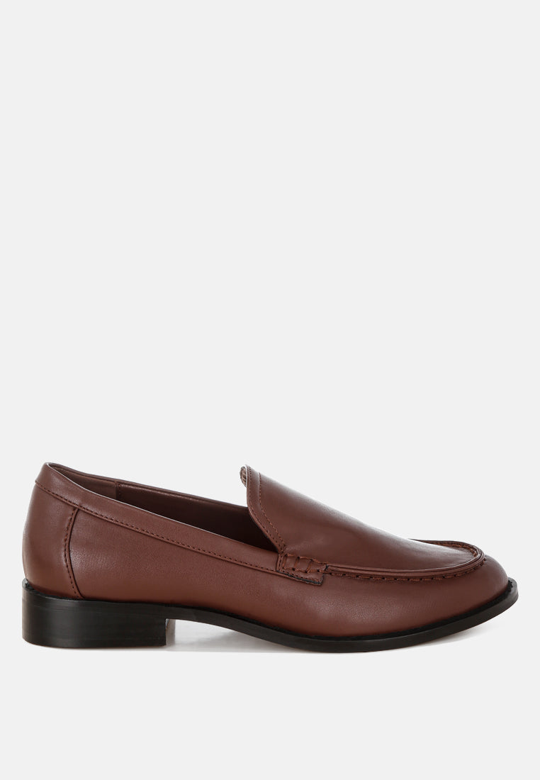 Mocasines ninto de piel con tacón bajo#color_brown