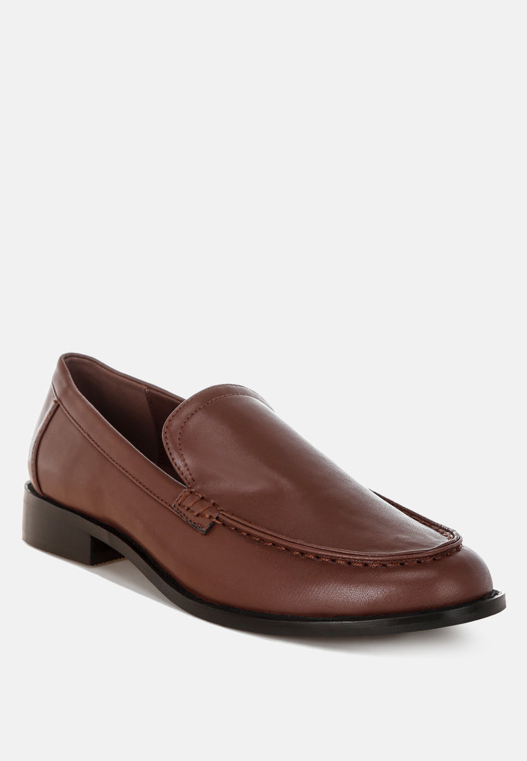 Mocasines ninto de piel con tacón bajo#color_brown