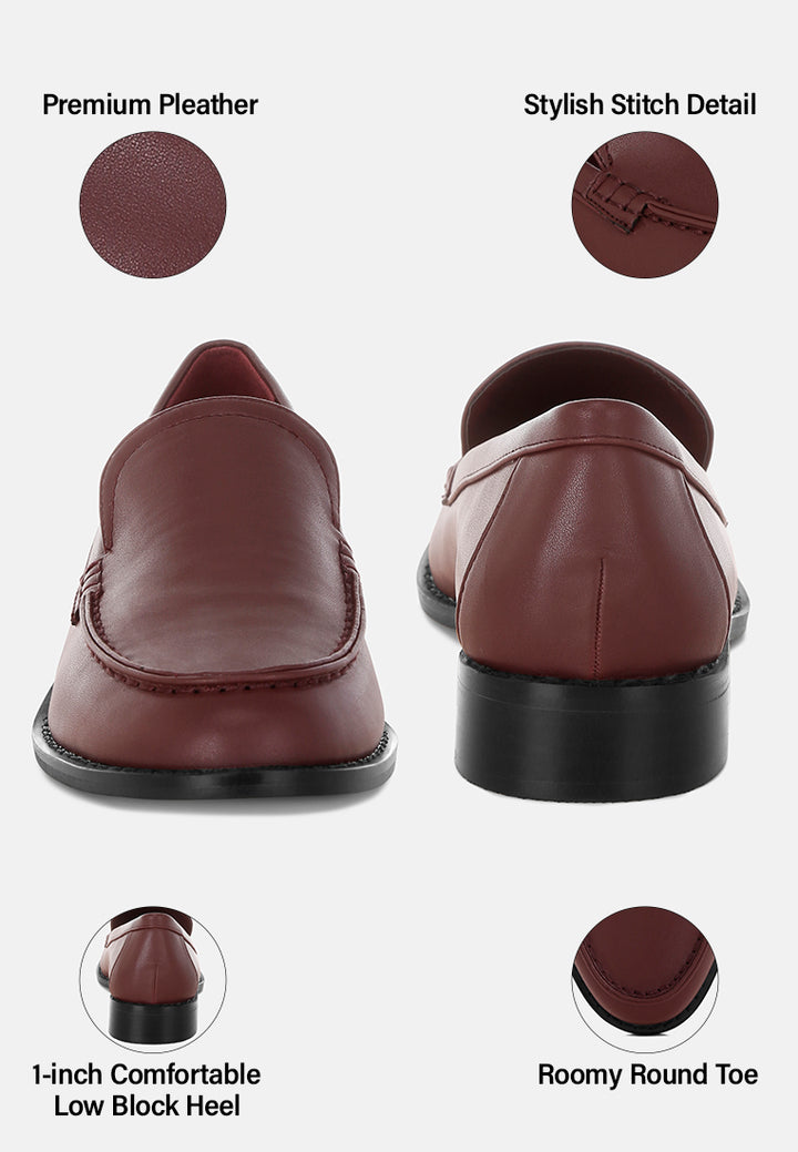 en mocasines de cuero de tacón bajo#color_burgundy