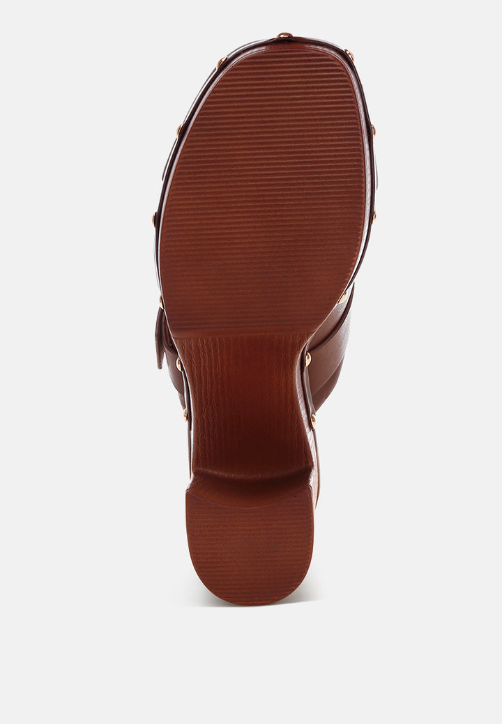 Sepatu Hak Kaki Persegi Tertutup Oktaf#color_coklat