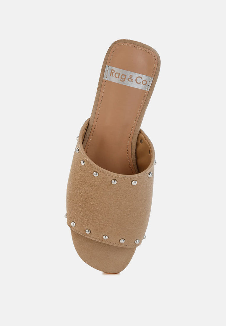 Zapatos planos odalia de piel de ante suave con tachuelas#color_beige