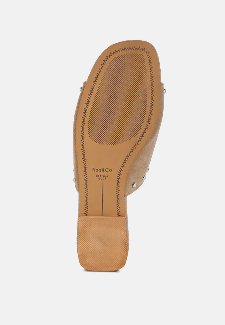 Zapatos planos odalia de piel de ante suave con tachuelas#color_beige