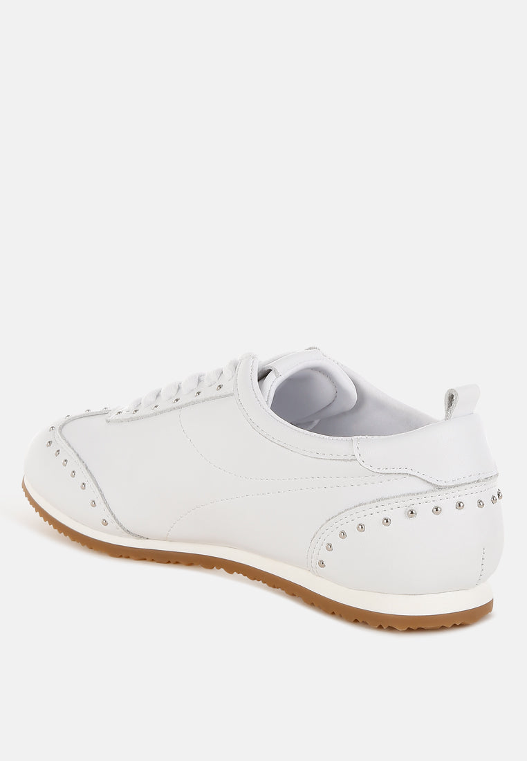 Zapatillas odaya de piel auténtica y suave con tachuelas#color_blanco