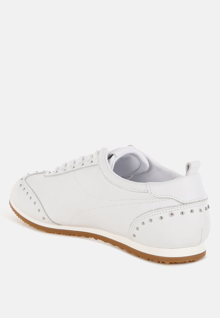 Zapatillas odaya de piel auténtica y suave con tachuelas#color_blanco