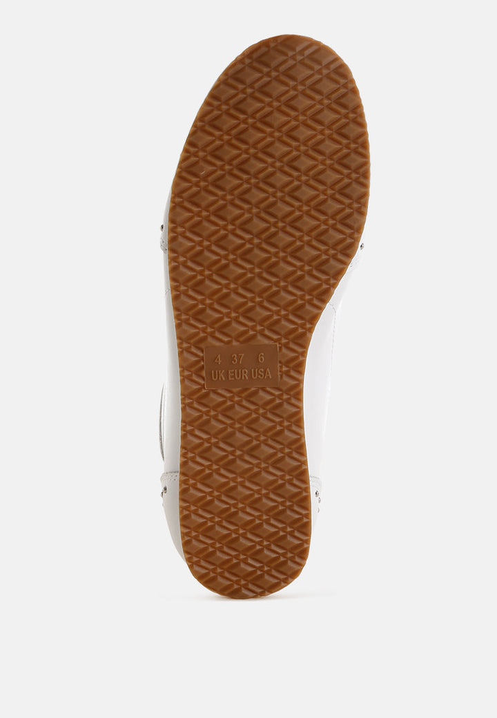 Zapatillas odaya de piel auténtica y suave con tachuelas#color_blanco