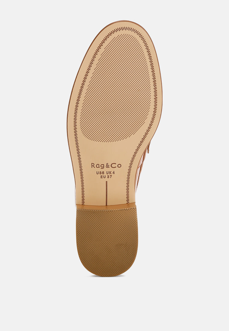 Mocasines de piel con adornos de tachuelas oglavia#color_tan