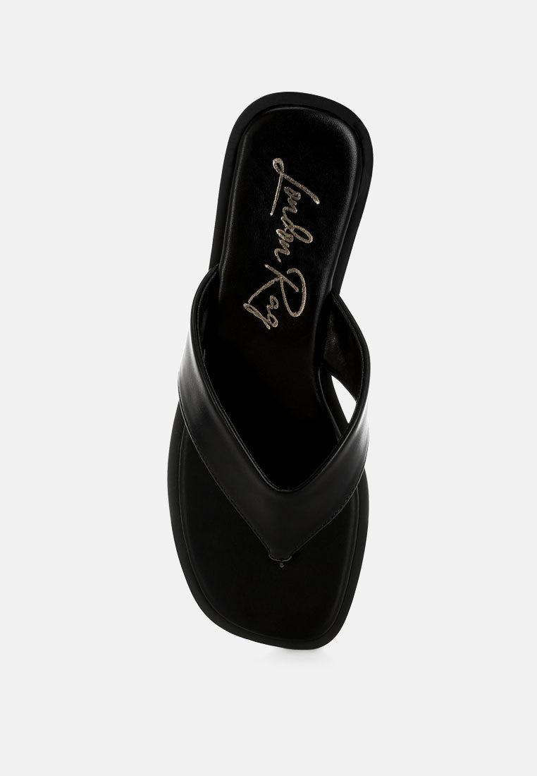 perrys toe-post thong sandals#color_black-faux-leather