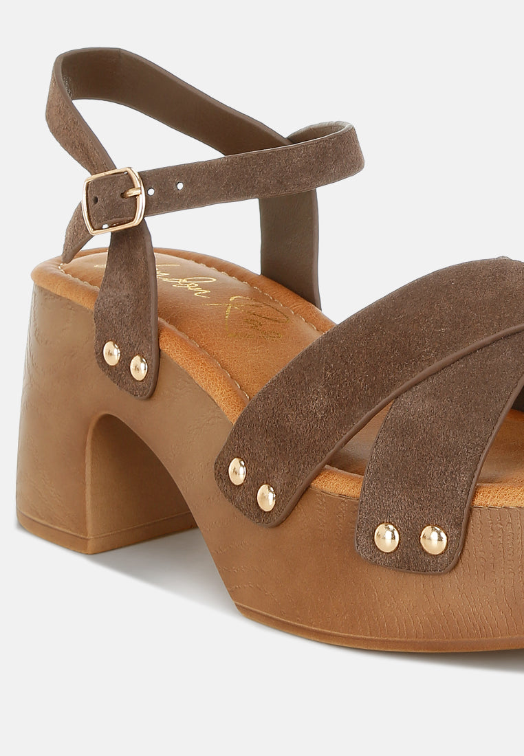 pikansa studded real suede clog sandals by mode#color_brown