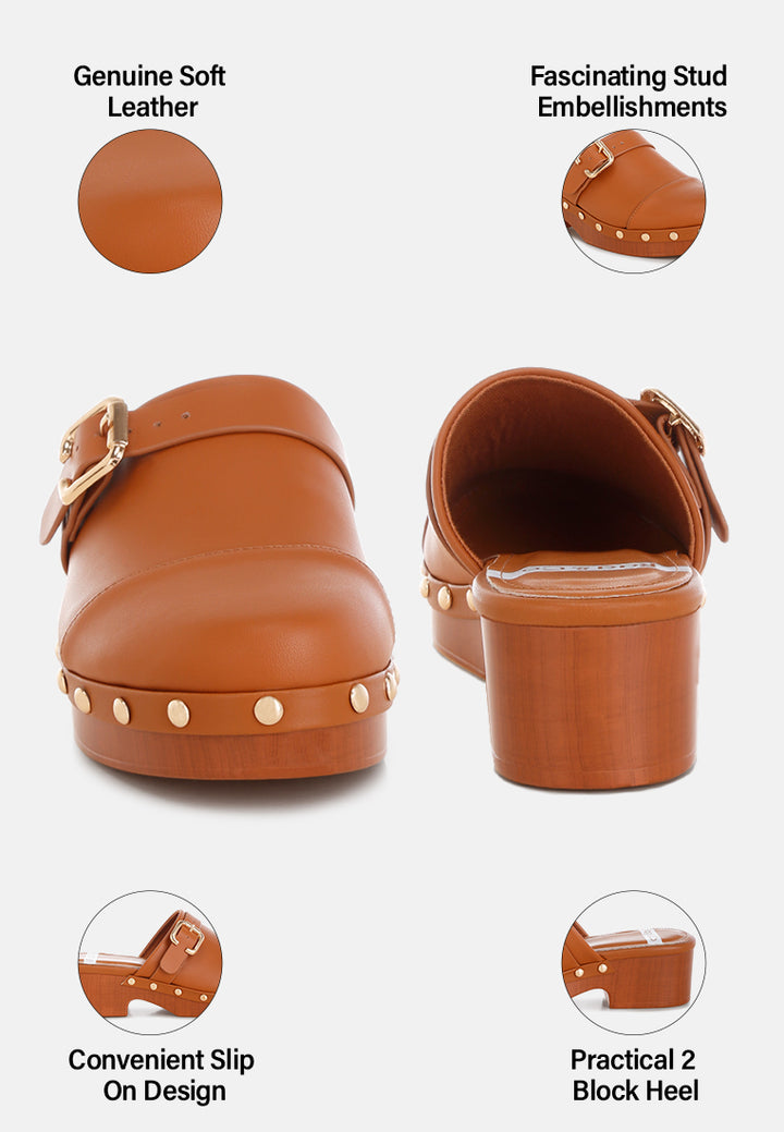 Zuecos de cuero genuino con tachuelas pinto#color_tan