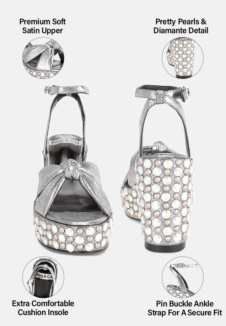 Sandalias de tacón de cuña con adornos Moondot#color_silver-Satin