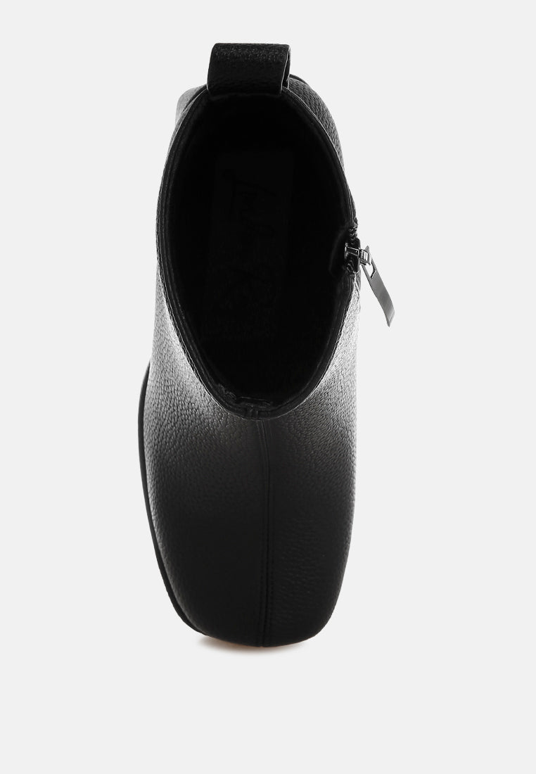 poulin faux leather chelsea boots#color_black