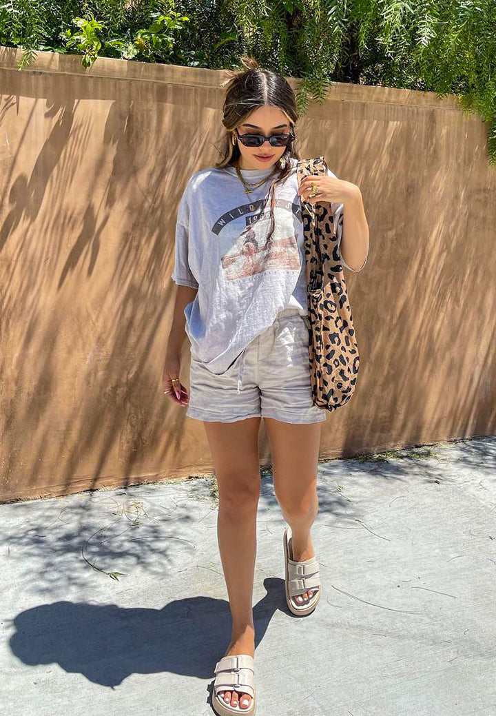 Sandalia sin cordones con plataforma plana y hebilla aniston#color_nude