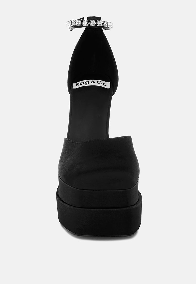 sandalias martini sky con plataforma alta#color_negro