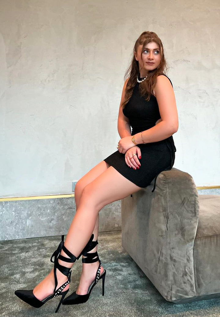 Sandalias con tachuelas y tachuelas de terciopelo azul Wallis#color_Negro