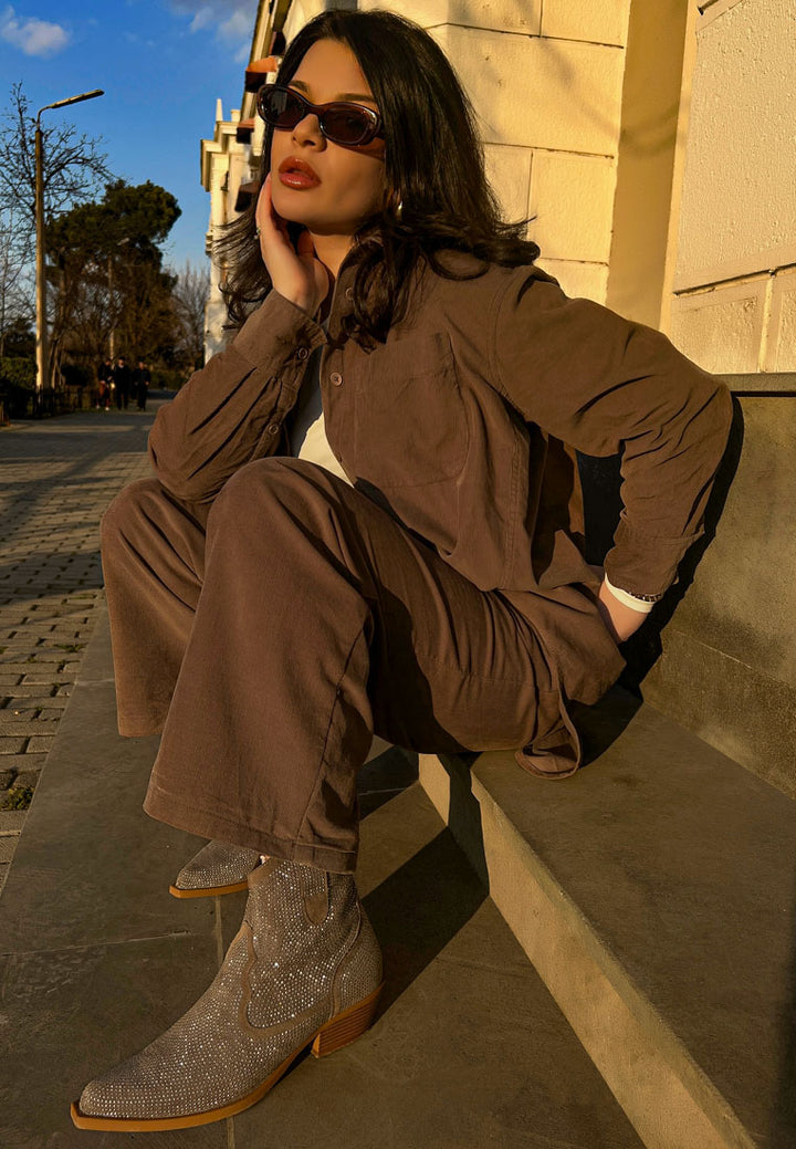 botas vaqueras con adornos de pedrería costello#color_taupe