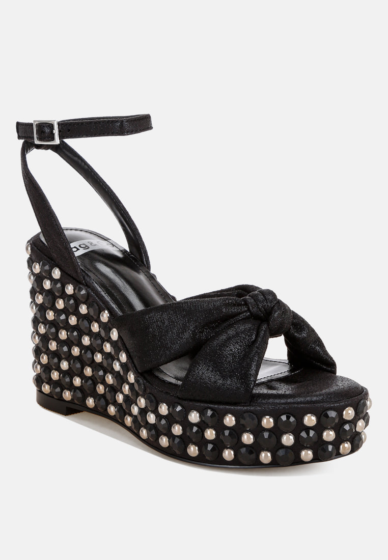 Sandalias de tacón de cuña con adornos Moondot#color_black-Satin