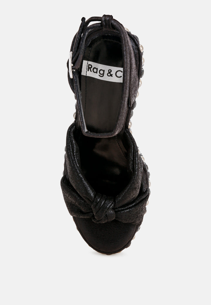 Sandalias de tacón de cuña con adornos Moondot#color_black-Satin