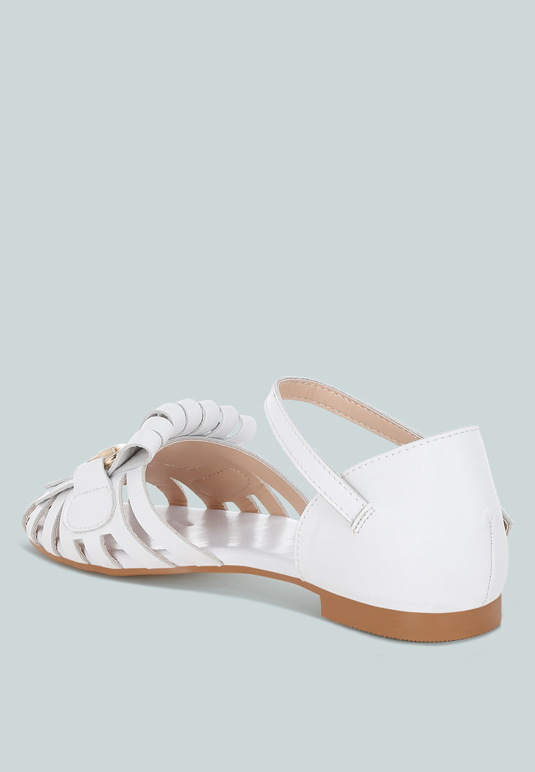 sandalias planas ramita horsebit con flecos#color_blanco
