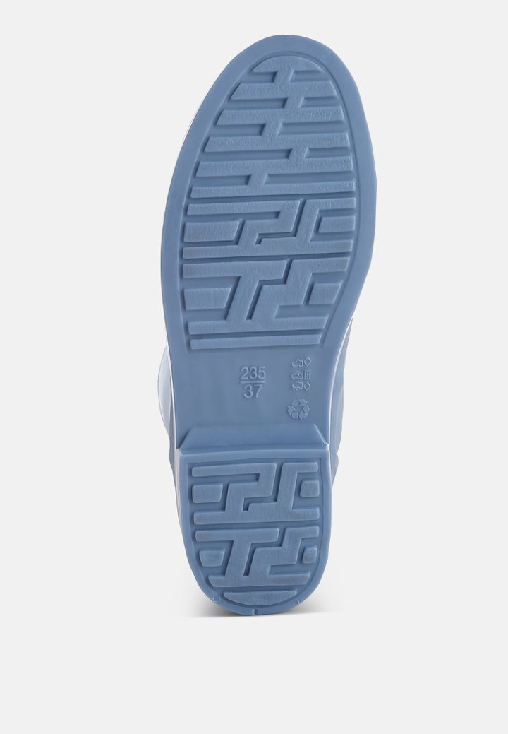 sepatu hujan bergaya overcloud dengan mode#color_blue