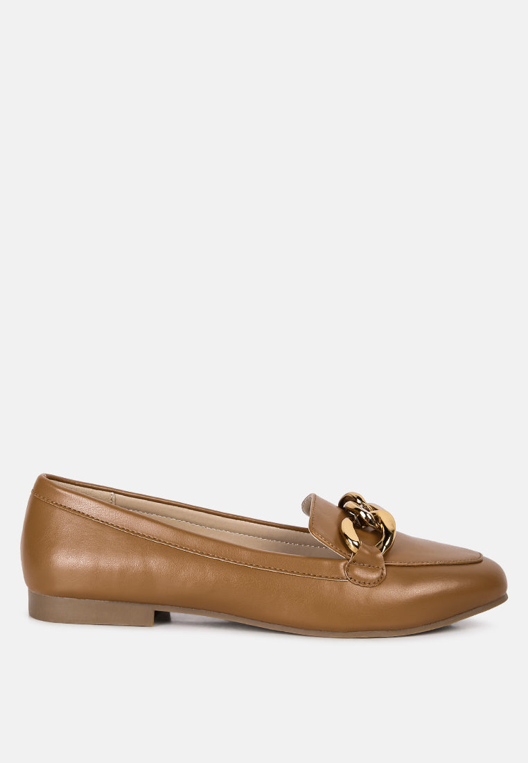 chunky metal chain faux leather loafers#color_tan