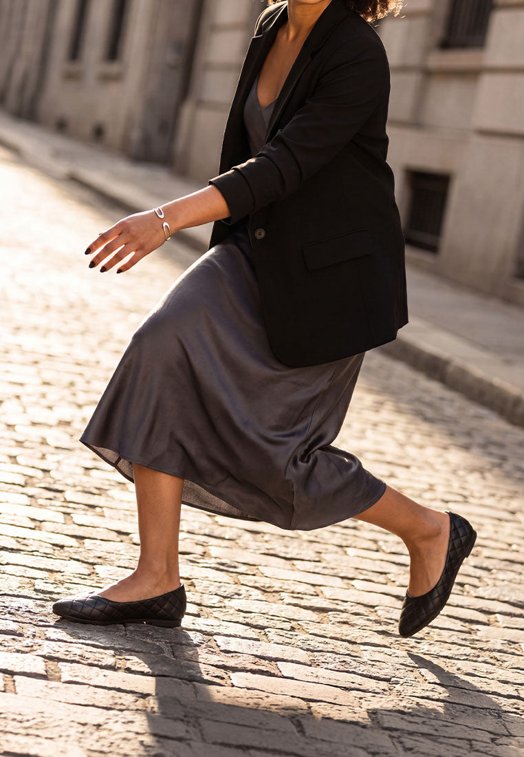rikhani quilted detail ballet flats#color_black