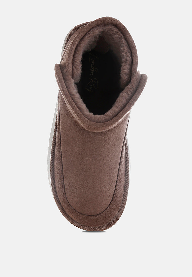 chunky heeled snow boots#color_dark-grey