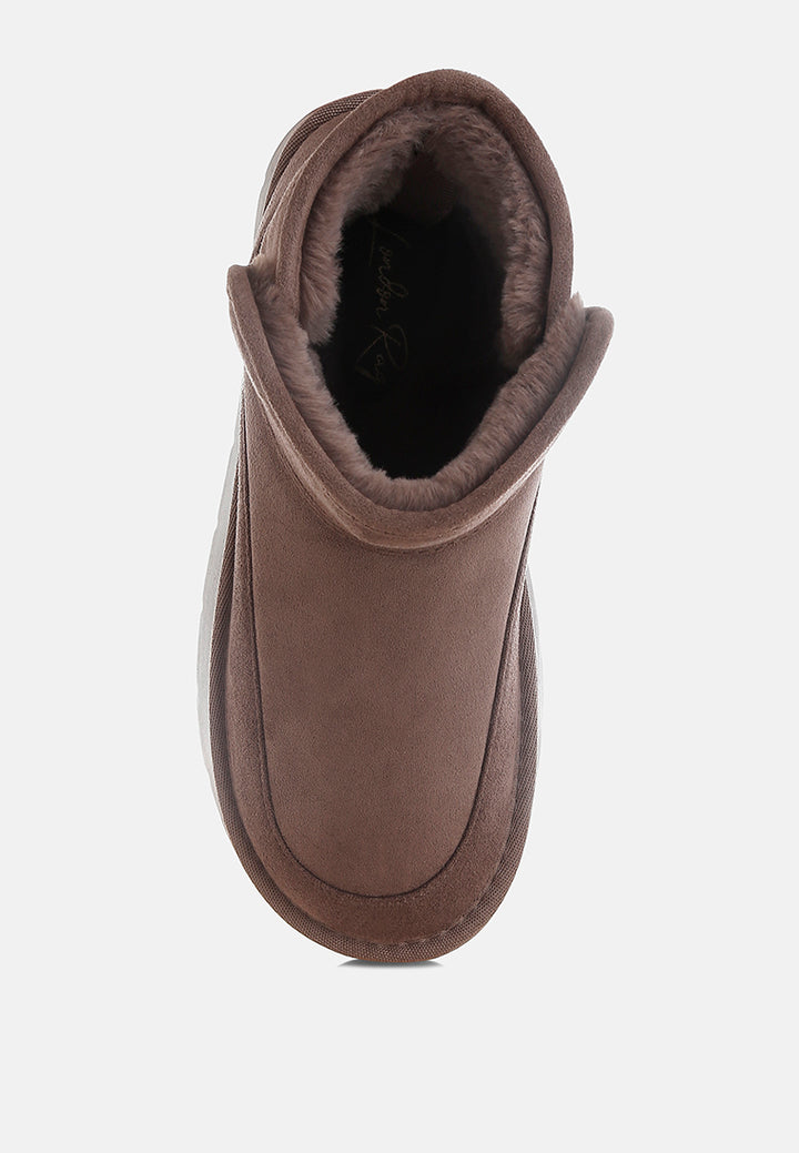 chunky heeled snow boots#color_dark-grey