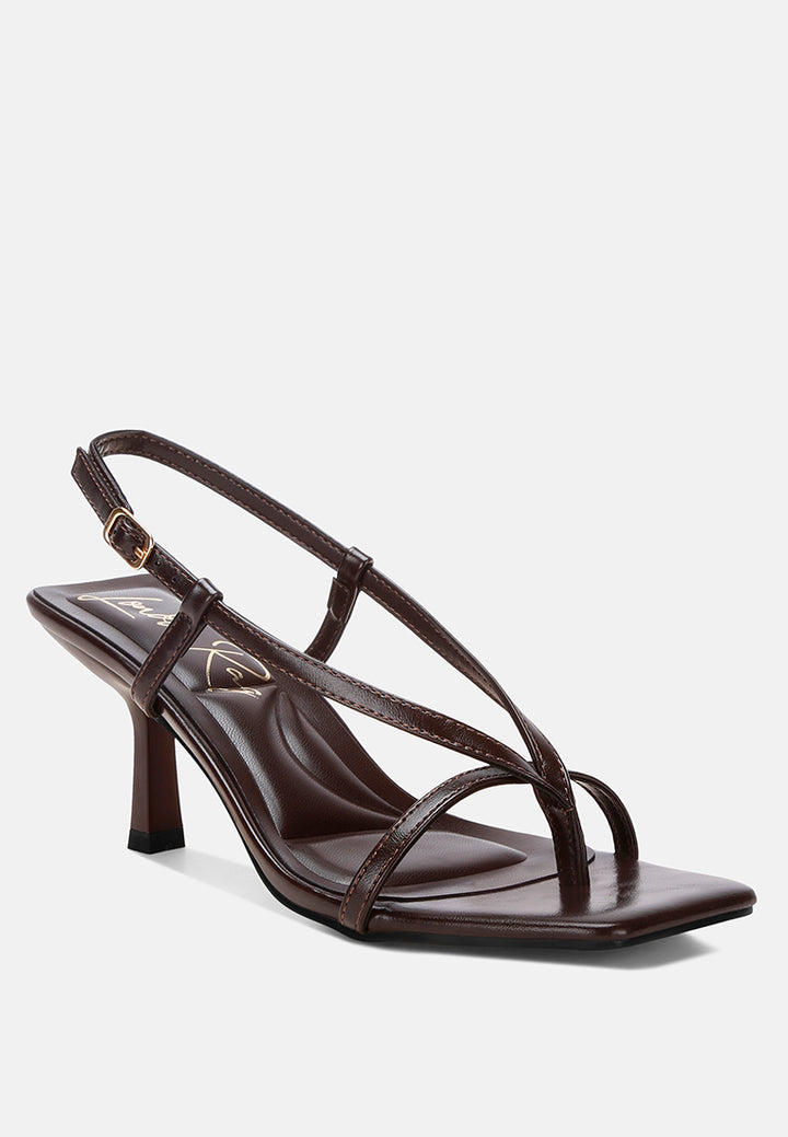 yarsa thong toe sandals#color_brown-faux-leather