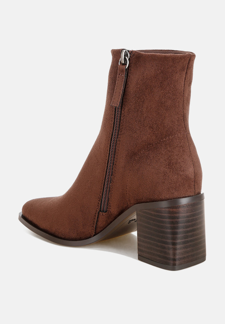 Dowager All-Day Comfort Ankle Bootsk#color_chocolate-suede