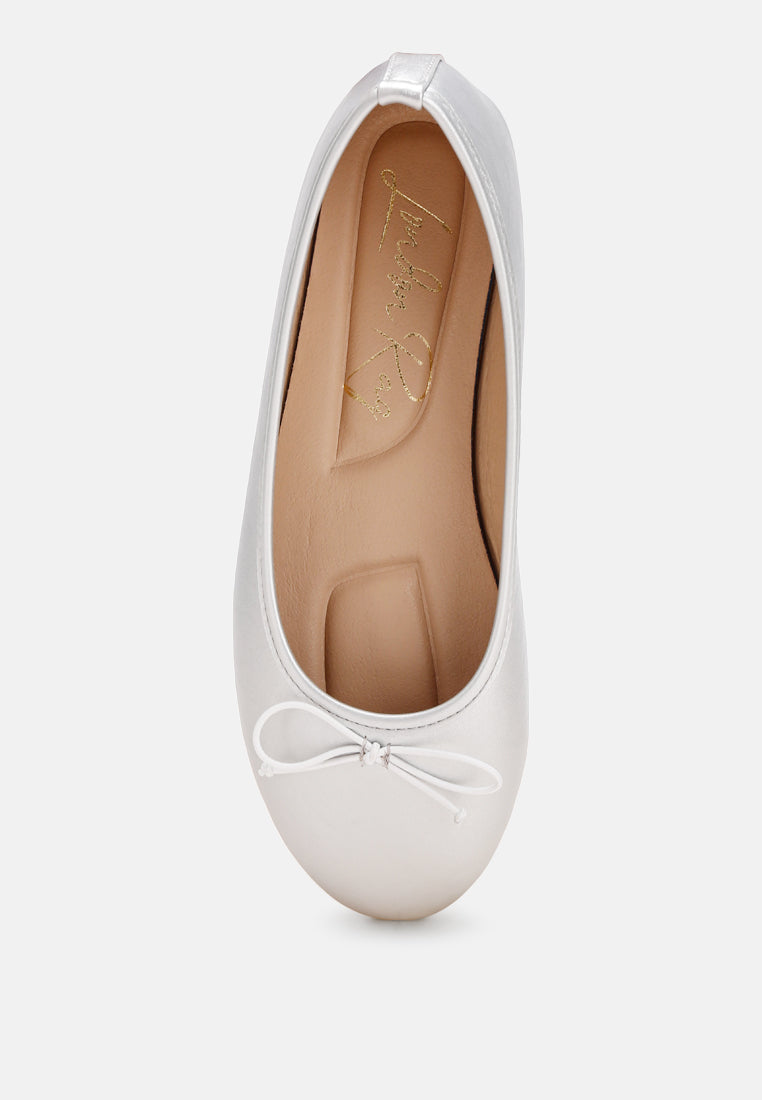 Clarendra Stretch Fit Ballet Flats#color_silver-metallic