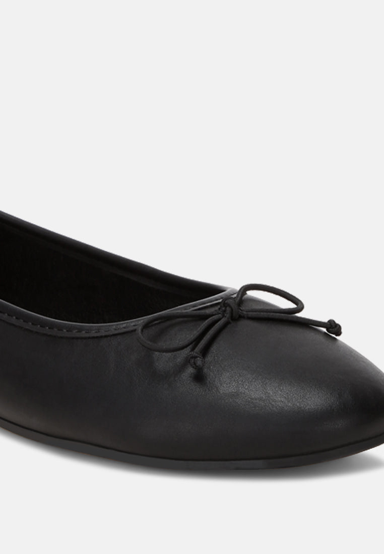 Clarendra Stretch Fit Ballet Flats#color_black-smooth