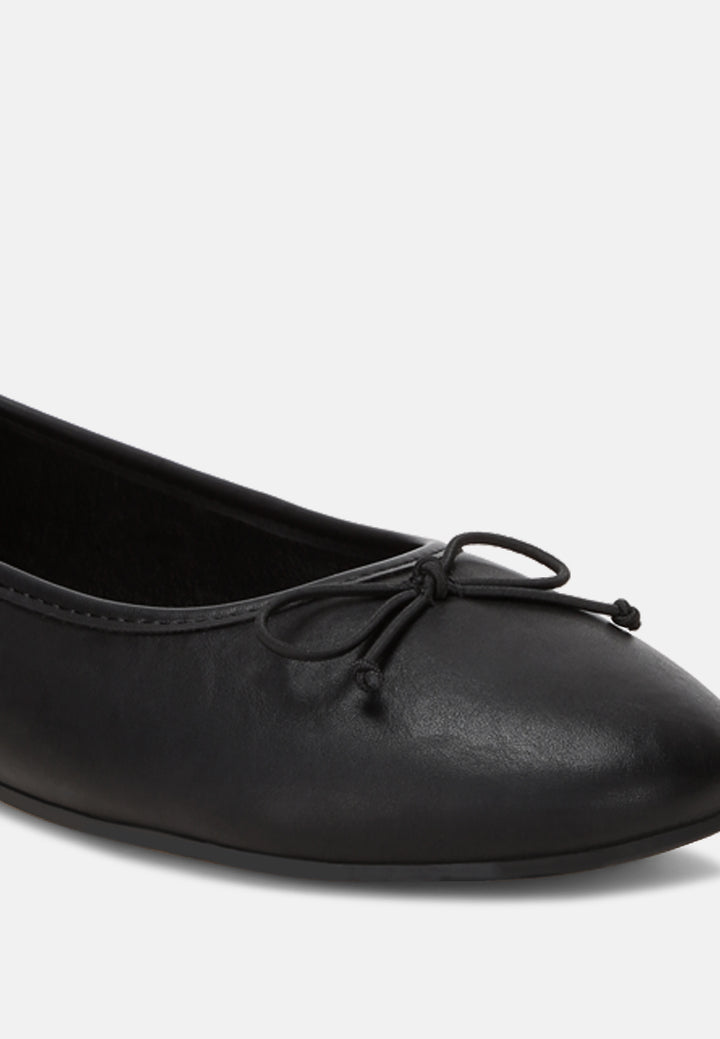 Clarendra Stretch Fit Ballet Flats#color_black-smooth