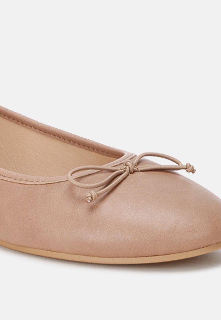 Clarendra Stretch Fit Ballet Flats#color_taupe-smooth
